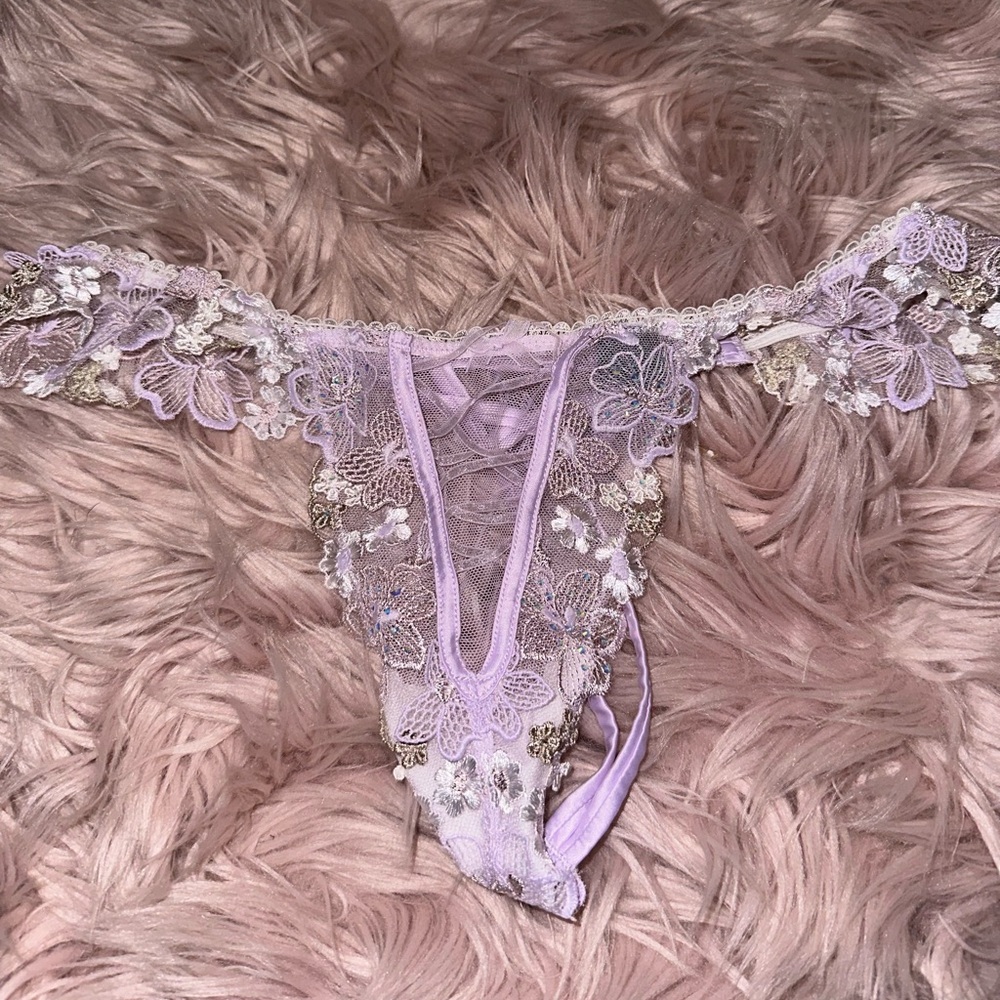 Victoria’s Secret Designer Collection VSDC Thong Panty Size Small NWOT